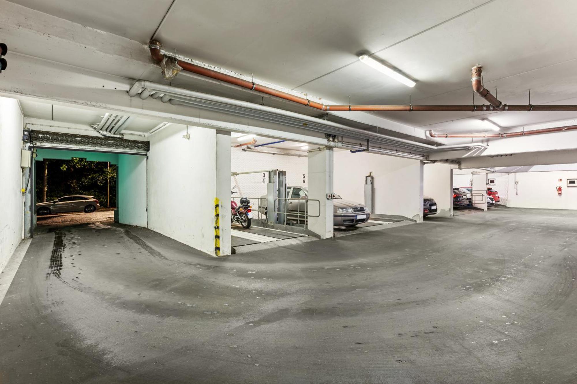 Edler Wohnraum Schwanenteich-Suite Mit Balkon, Kaffeevollautomat, Lift & Parkplatz Цвиккау Экстерьер фото